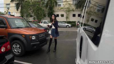 Riding The Bus in to London - BangBus - hotmovs.com