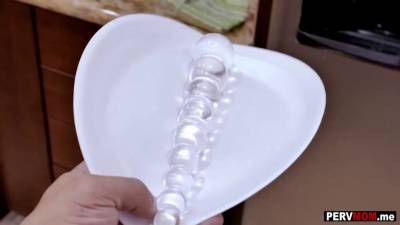 Stepmother with enormous boobs sex toy fuck right in front of me - sexu.com - Britain