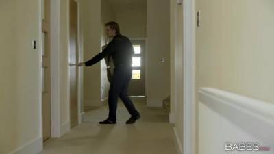 E56 Sensual Delivery - hotmovs.com