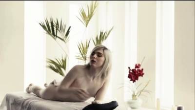 TS Casey watch TBabe Ella sucks her shecock - drtvid.com