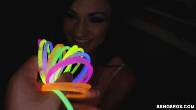 Always time for a handjob - TugJobs - hotmovs.com