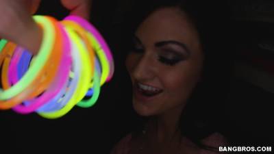 Always time for a handjob - TugJobs - hotmovs.com