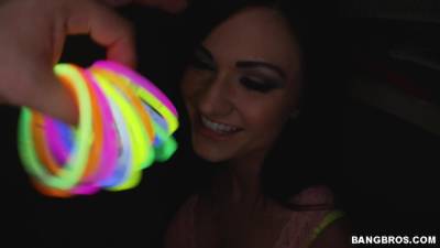 Always time for a handjob - TugJobs - hotmovs.com