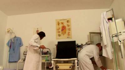 Horny beauties gets rammed and facialized in foursome - drtvid.com