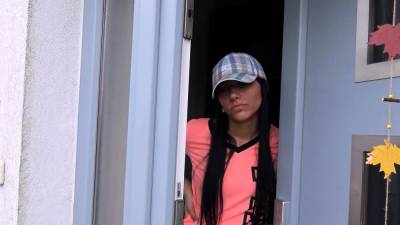 DEBT4k. Sex with the bull helps the Czech debtor keep - drtvid.com - Czech Republic