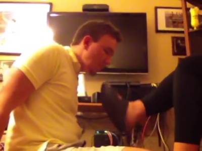 Hippie Makes Slut Boy Lick Her Birkenstocks And Feet - hotmovs.com