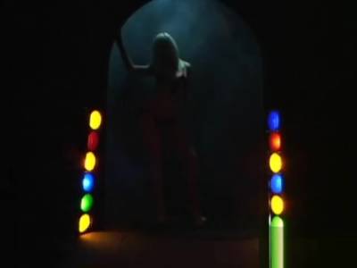 Hillary Scott Is A Real People Pleaser - hotmovs.com