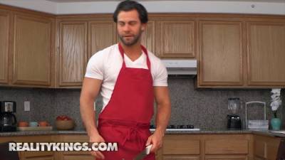 Kylie Rocket Prefers To Be Served Her Personal Chefs - sexu.com