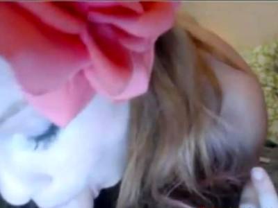 Beautiful redhead rides a dildo - drtvid.com