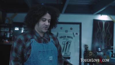 Kiarra Kai - A Trim And A Fuck With Naughty Kiarra Kai - upornia.com