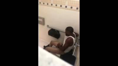 gym spy black cock jerk off and cum - drtvid.com