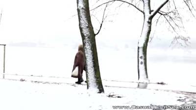 Linda - Linda in Willing to fuck a stranger - hotmovs.com