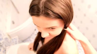 Teens fuck in bathroom and bed - drtvid.com