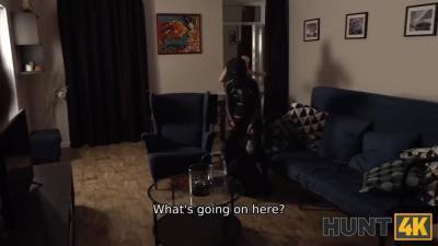 Hunter Discovers Thiefs And Resolves Situation In A Kinky Way - upornia.com