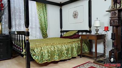 Jamie Ray Loves To Fuck A More Mature Man - hotmovs.com