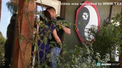 Whinny Spice - upornia.com