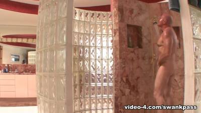 Kaylee Hilton Rides an Old Guy - SwankPass - hotmovs.com