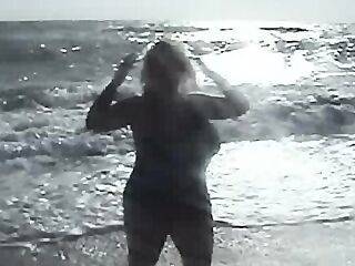 Samantha - Plump Samantha 38g Part 84 - theyarehuge.com