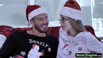 Stepteen gets fucked by santa stepdad - sexu.com