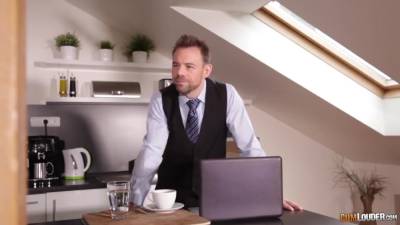 Blonde In Trouble - upornia.com