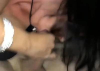 Troianella fa sborrare 15 cazzi - drtvid.com