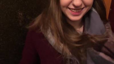 Sumasshedshii Podarok V Podezde Na Den Svyatogo Valentina - hclips.com