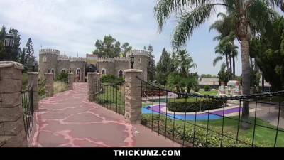 Nikki Delano In A Moist Hole In One - hotmovs.com