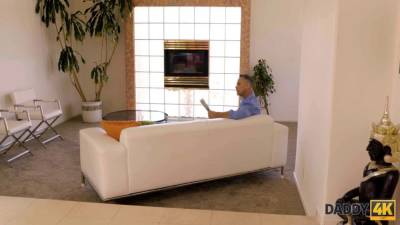 Sexe avec le père de BF - sexu.com