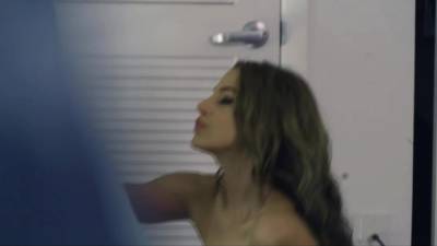 Fat cock makes teenie orgasmic - drtvid.com