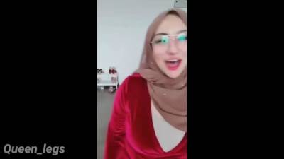 awek melayu sarah , big breasts - sunporno.com - Malaysia