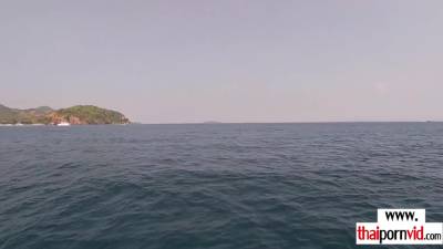 Asian Girlfriend Got Laid Raw By Her Boyfriend Outdoors - hclips.com