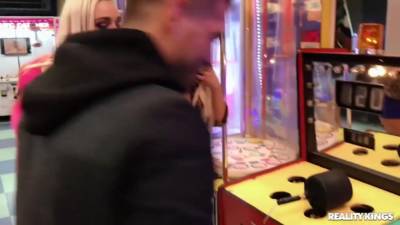 Xander Corvus - Kendra Sunderland - Carmen Caliente - Carmen Caliente And Kendra Sunderland Get Their Pussies Drilled - upornia.com