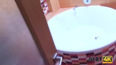 If Lassie Wants To Stay At Rented Room, She Should Fuck - upornia.com