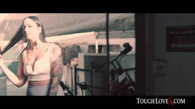 Bad Kittyyy gets the treatment - sexu.com