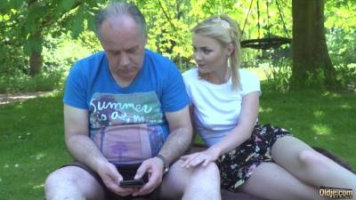 Lolly Small - A Quick Fuck In The Park In Hd - hotmovs.com