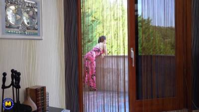 She Uses All The Expierience She Has - hotmovs.com