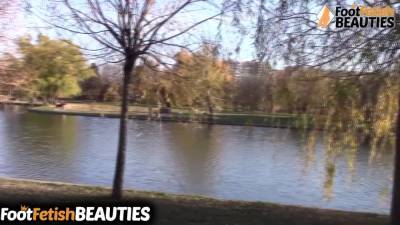 Hot Brunette Goes Barefoot In The Park - upornia.com