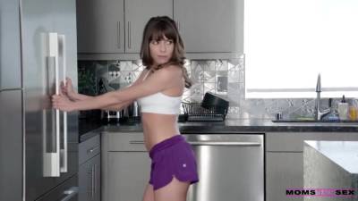 Vera King - Winter Jade - Vera King, Winter Jade - Mom And The Maid - upornia.com