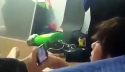 Watch my friend cumming while he's watching porn - drtvid.com