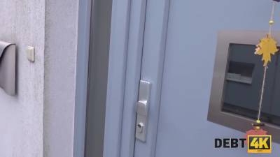 Hottie Tatuata Allarga Volentieri Le Gambe Per Lesattore - hclips.com