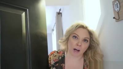 Curvy Mom Wants Son To Give Her An Orgasm! - hotmovs.com