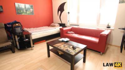 Law4k. explotar a la esposa de los prisioneros como muñeca sexual se siente muy bien para los oficiales de seguridad - sexu.com