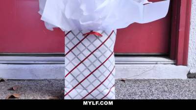 Small mylf invites a married dude over to thank him decently for his kindness - sexu.com