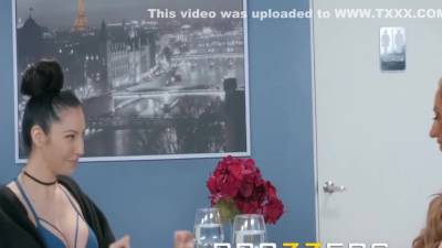 Richelle Ryan - Milf Richelle Ryan Wants Some Young Office Dick - upornia.com