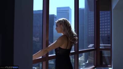 Nikki Peach - A Tasty Peach - hotmovs.com