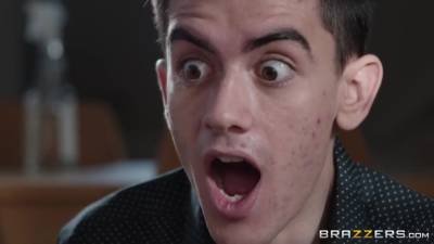 Queen Vs Pawn - Jordan Pryce - hclips.com - Jordan