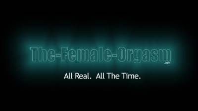 Curvy Babe With Great Tits Vibes Out A Perfect Orgasm - drtvid.com - Britain