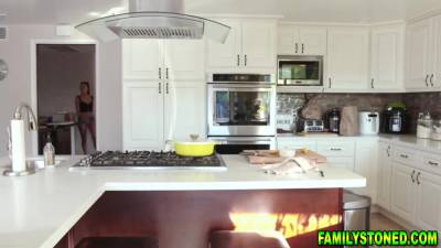 Stepsister Vanna Bardot Showing Her Steprohter The Ways To Fuck - hotmovs.com