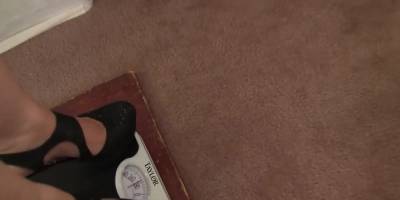 Lesbian Fat Ass Coming Down - theyarehuge.com