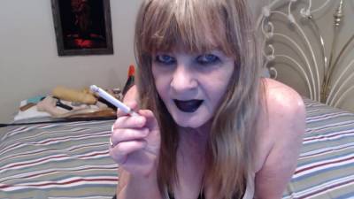 Black Lips Smoking MILF, Cum Watch - TacAmateurs - hclips.com